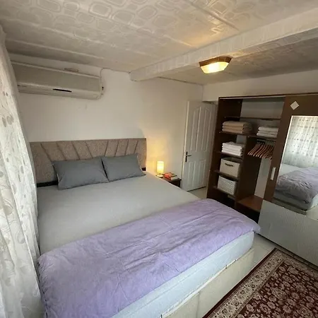 Liva Macaron Evi Apartman Ayvalı